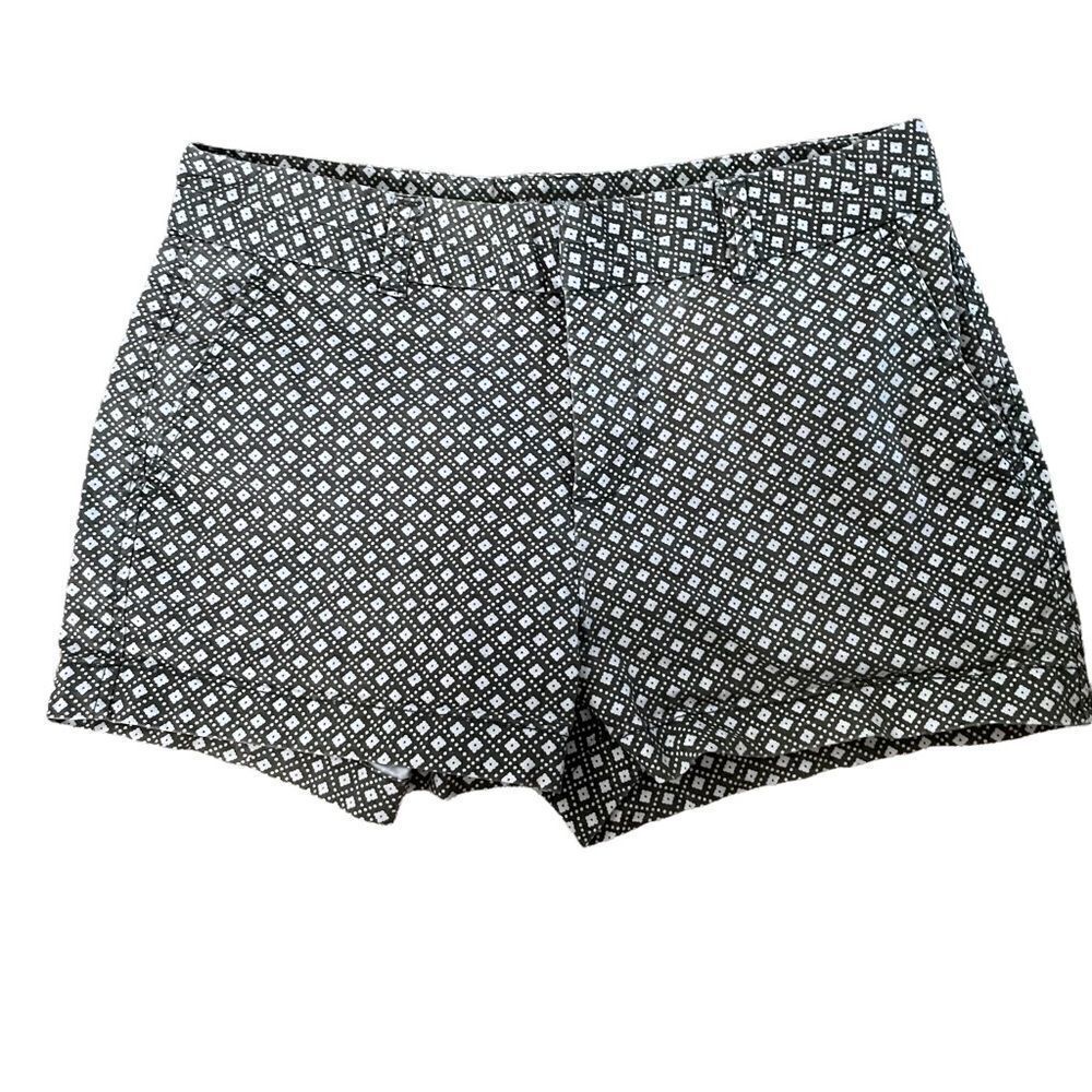 Gap ~ Chino shorts ~ size 4  ~ 5” inseam